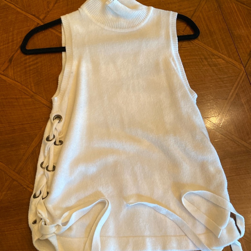 Fun detail side tie cream sweater sz XS/S